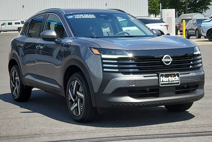 2025 Nissan Kicks SV photo 1