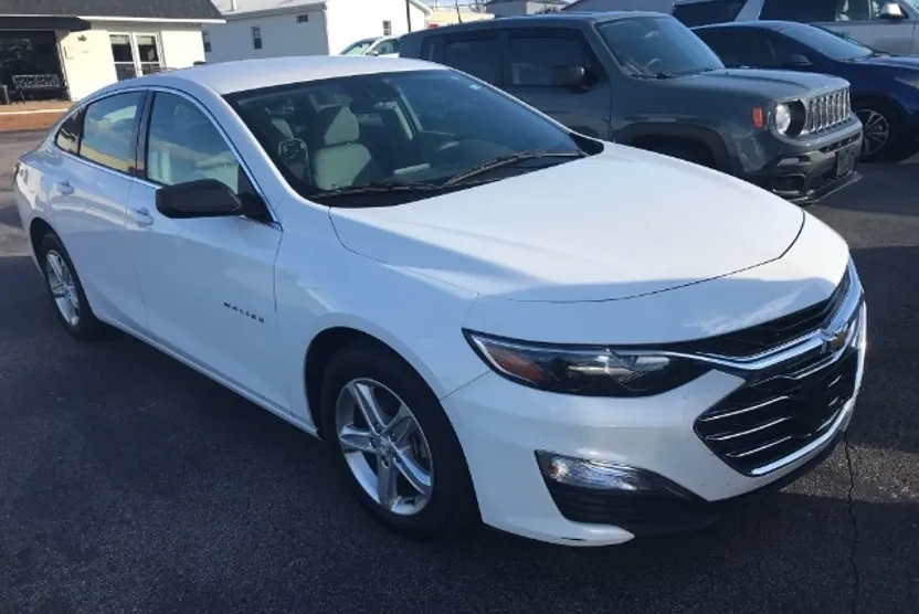 2023 Chevrolet Malibu LS photo 1
