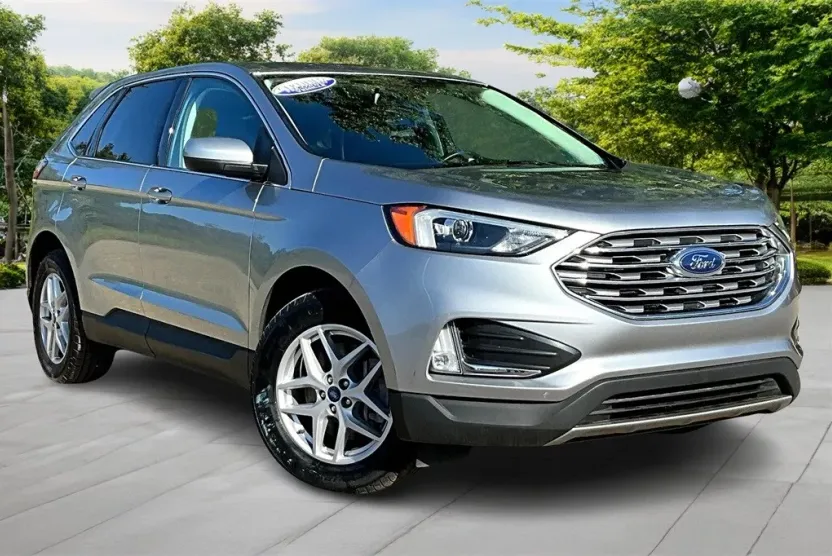 2022 Ford Edge SEL photo 1