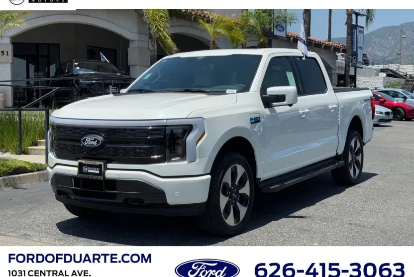 2025 Ford F-150 Lightning Platinum photo 1