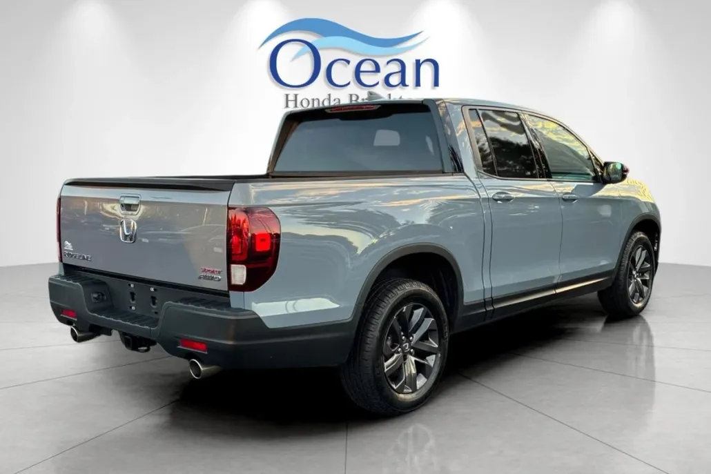 2023 Honda Ridgeline Sport photo 1