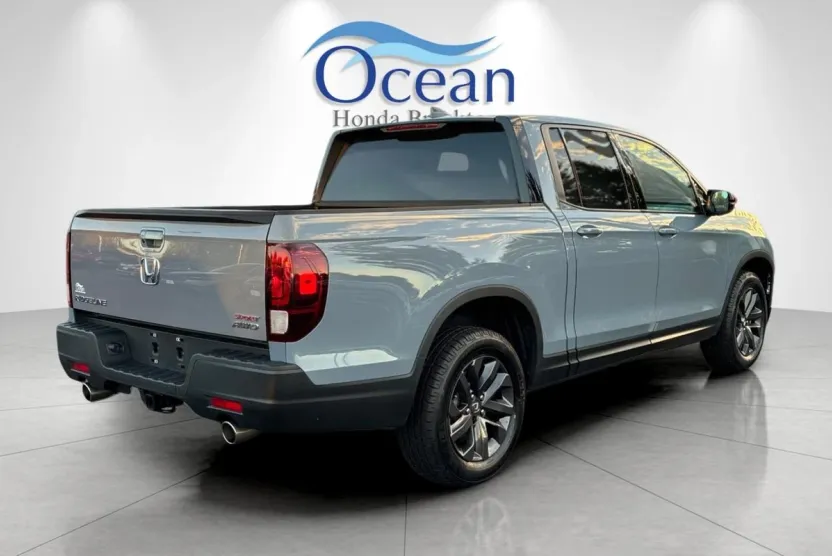 2023 Honda Ridgeline Sport photo 1