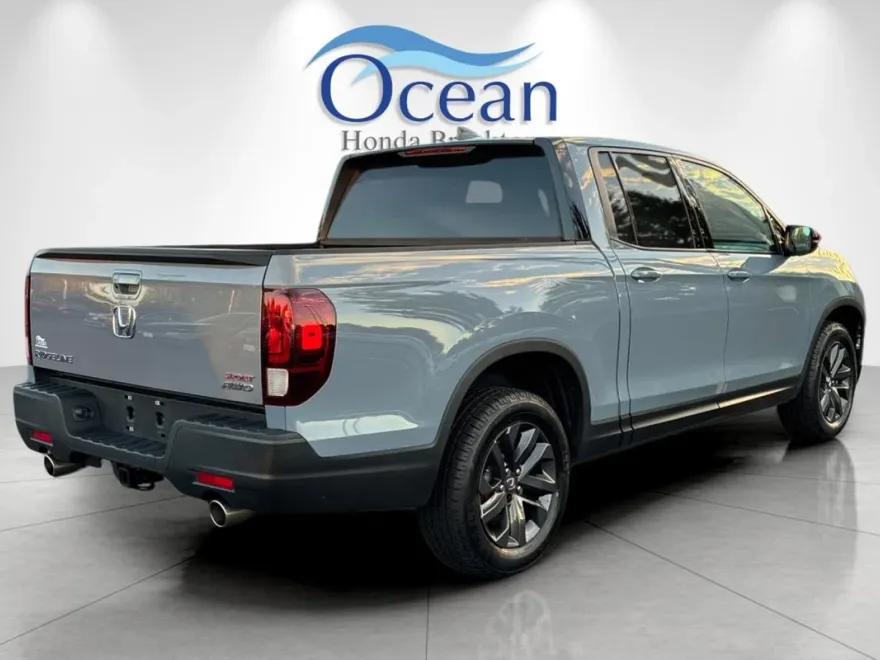 2023 Honda Ridgeline Sport photo 1