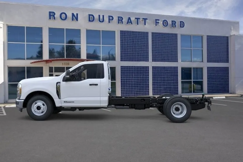 2025 Ford F-350 photo 1