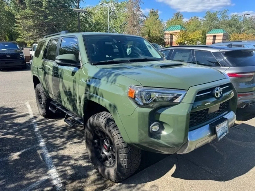 2022 Toyota 4Runner TRD Off-Road Premium photo 1