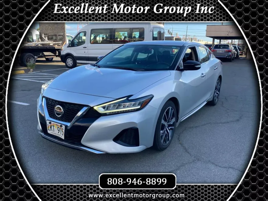 2020 Nissan Maxima SV photo 1