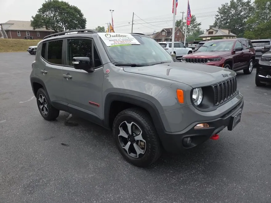 2022 Jeep Renegade Trailhawk photo 1