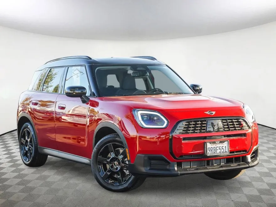 2025 Mini Countryman Signature photo 1