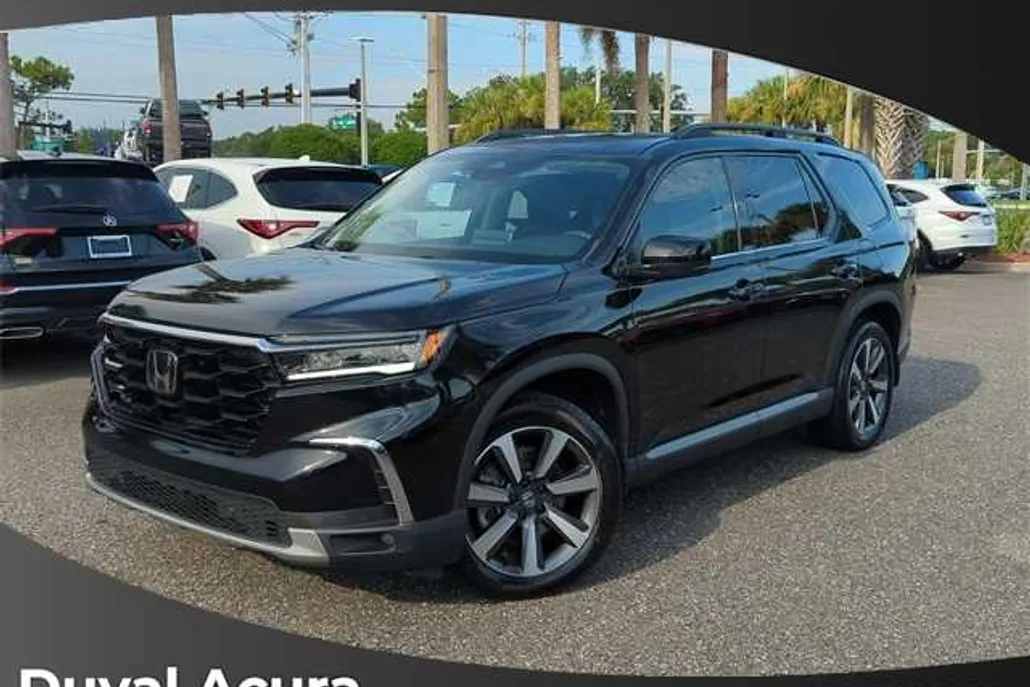 2023 Honda Pilot Touring photo 1