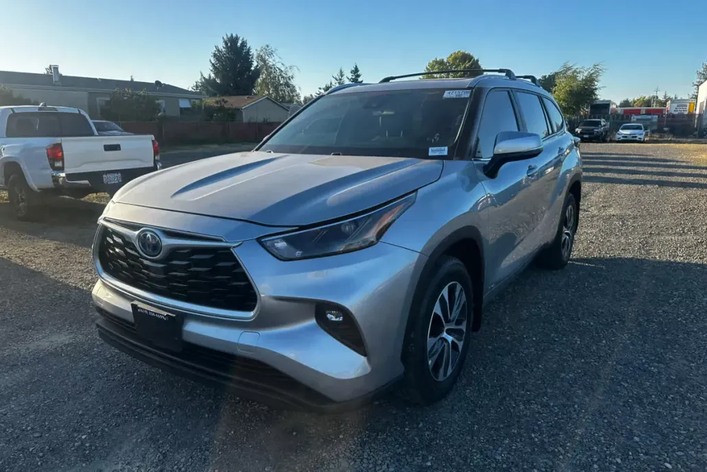 2023 Toyota Highlander Hybrid XLE photo 1