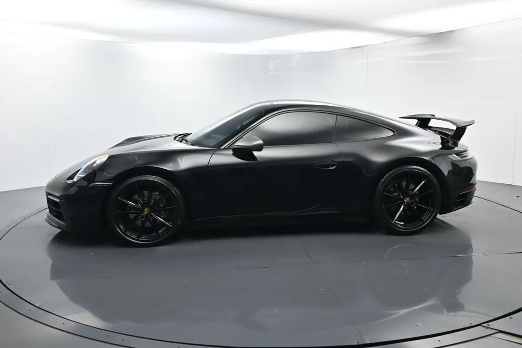 2024 Porsche 911 T photo 1