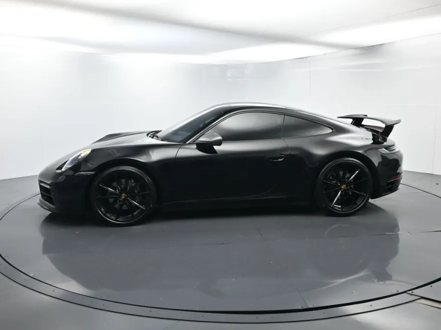 2024 Porsche 911 T photo 1
