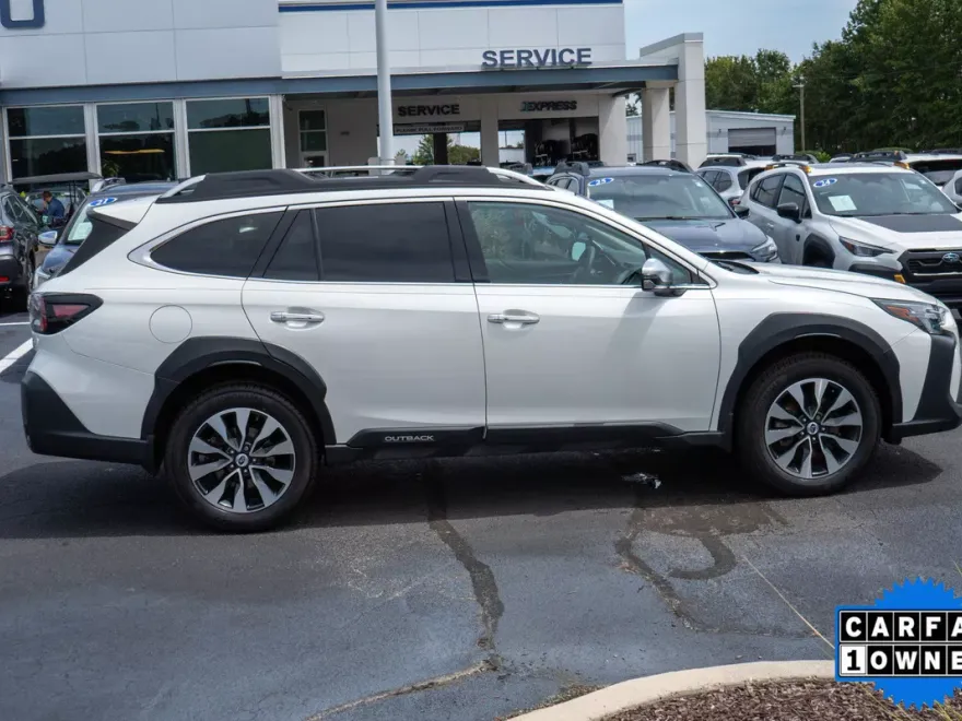 2023 Subaru Outback Touring XT photo 1