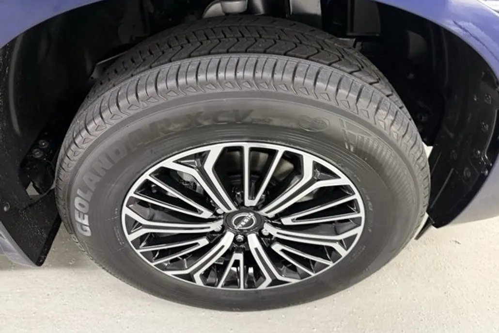 2025 Nissan Armada Platinum photo 1