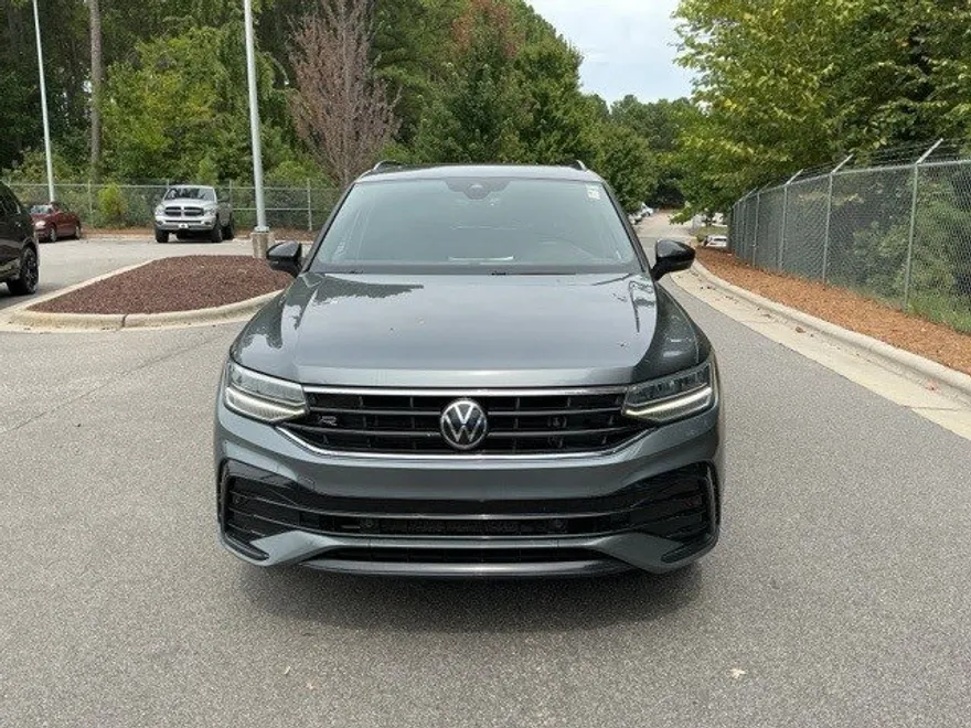 2022 Volkswagen Tiguan SE R-Line Black photo 1