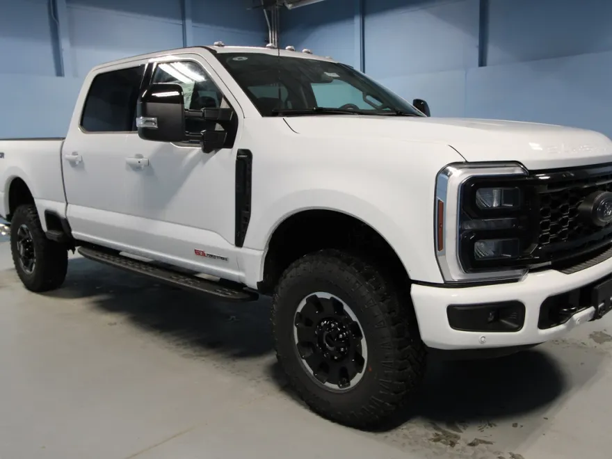 2025 Ford F-350 Lariat photo 1