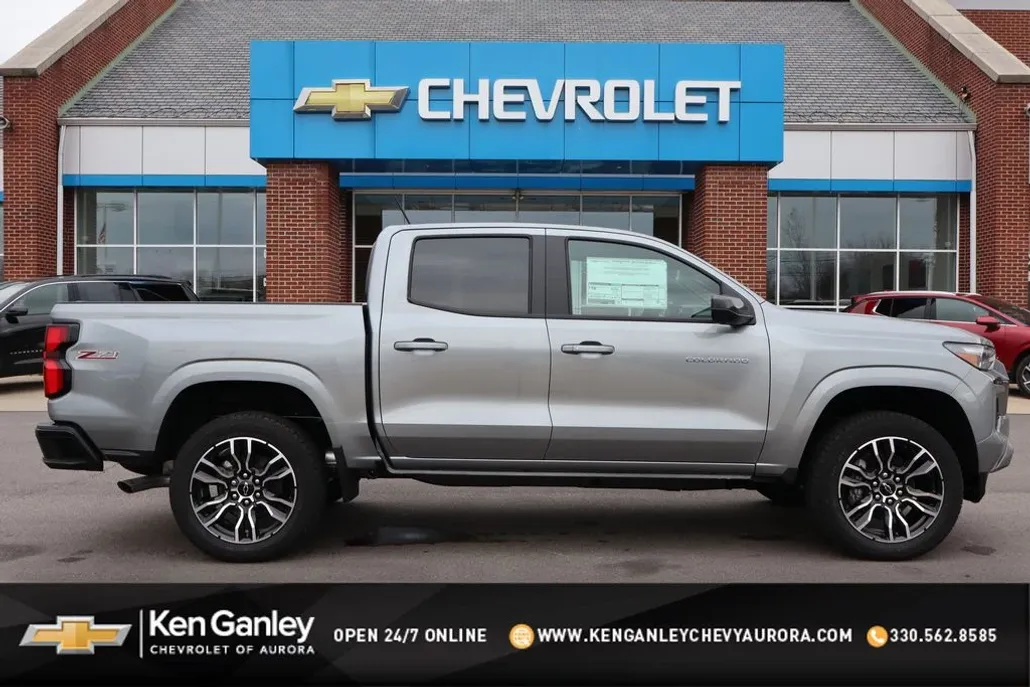 2025 Chevrolet Colorado Z71 photo 1