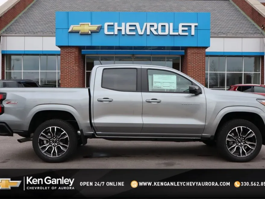 2025 Chevrolet Colorado Z71 photo 1