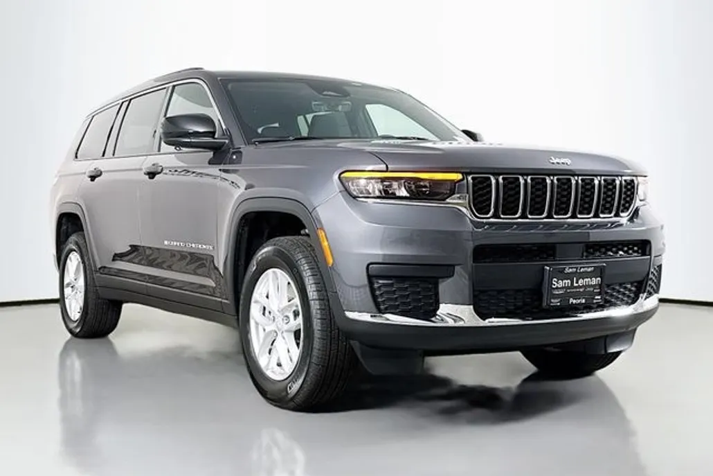 2025 Jeep Grand Cherokee Laredo Altitude photo 1