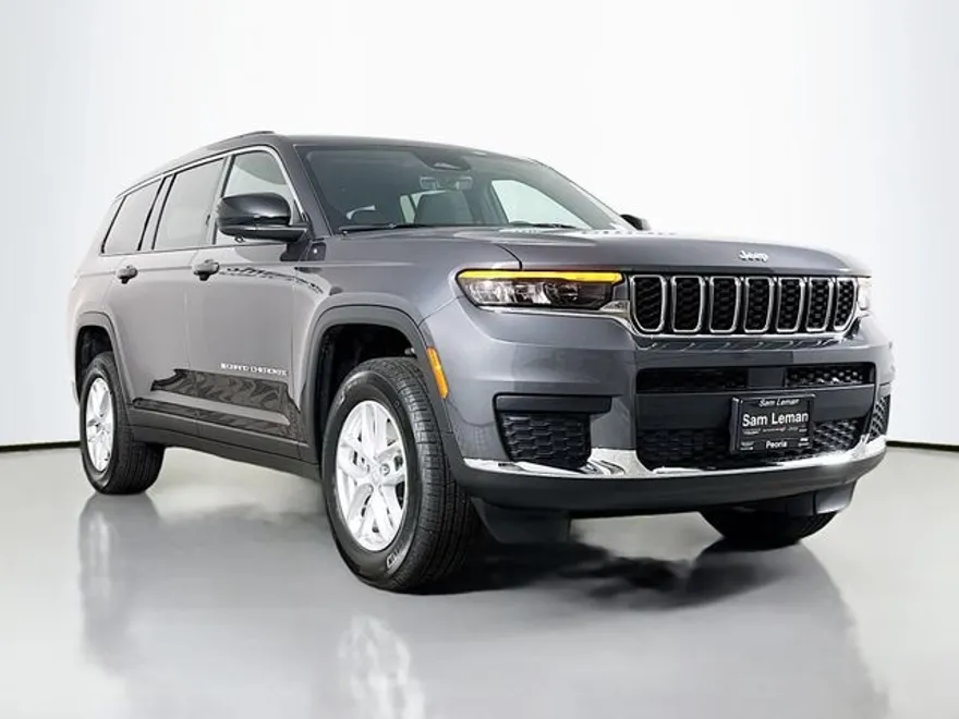2025 Jeep Grand Cherokee Laredo Altitude photo 1