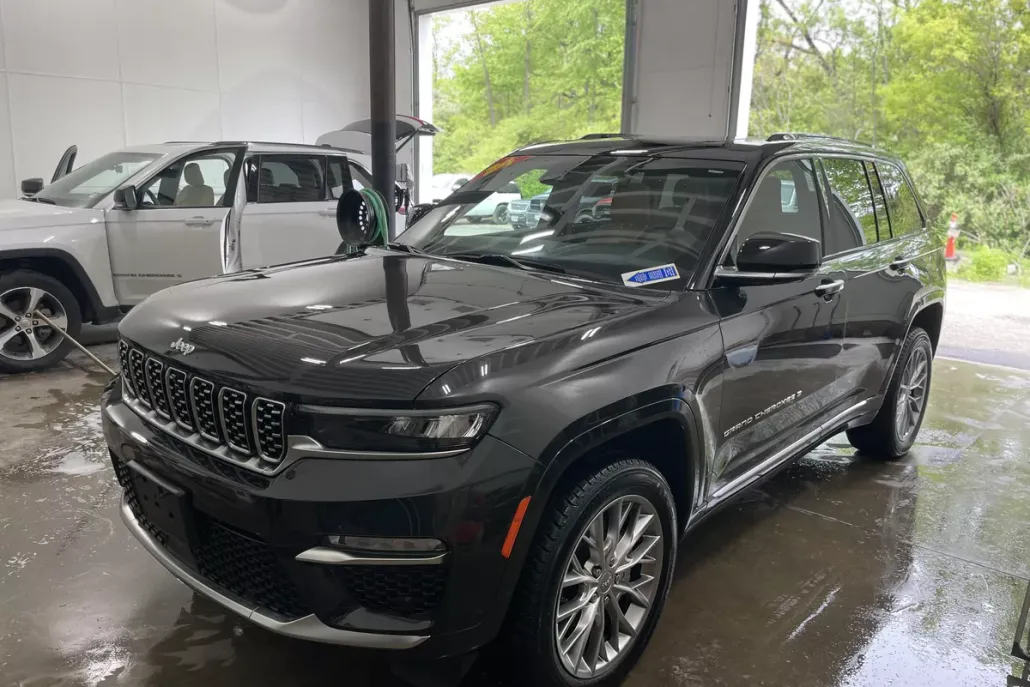 2024 Jeep Grand Cherokee Summit photo 1