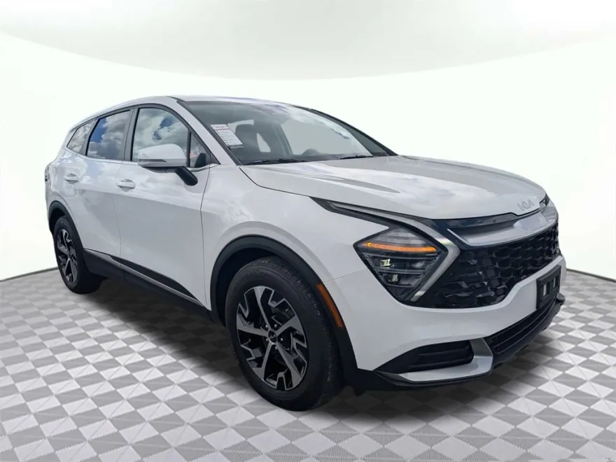2025 Kia Sportage EX photo 1
