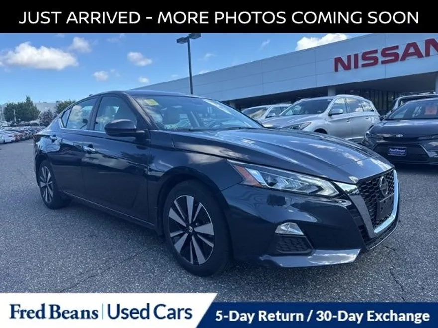 2022 Nissan Altima 2.5 SV photo 1