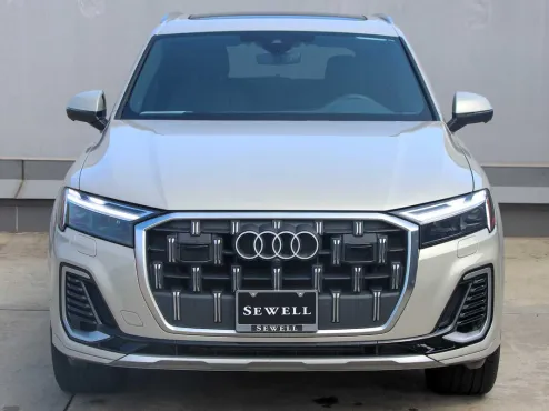 2025 Audi Q7 45 Premium Plus photo 4
