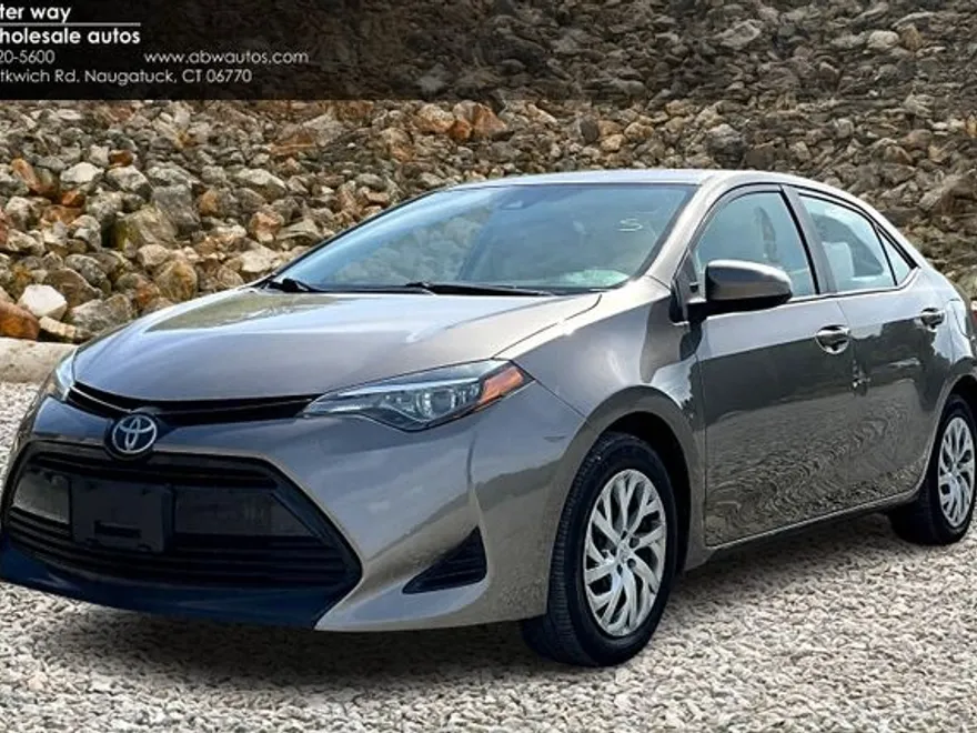 2019 Toyota Corolla XLE XSE photo 1