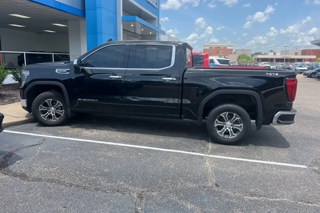 2024 Gmc Sierra 1500 SLT photo 1