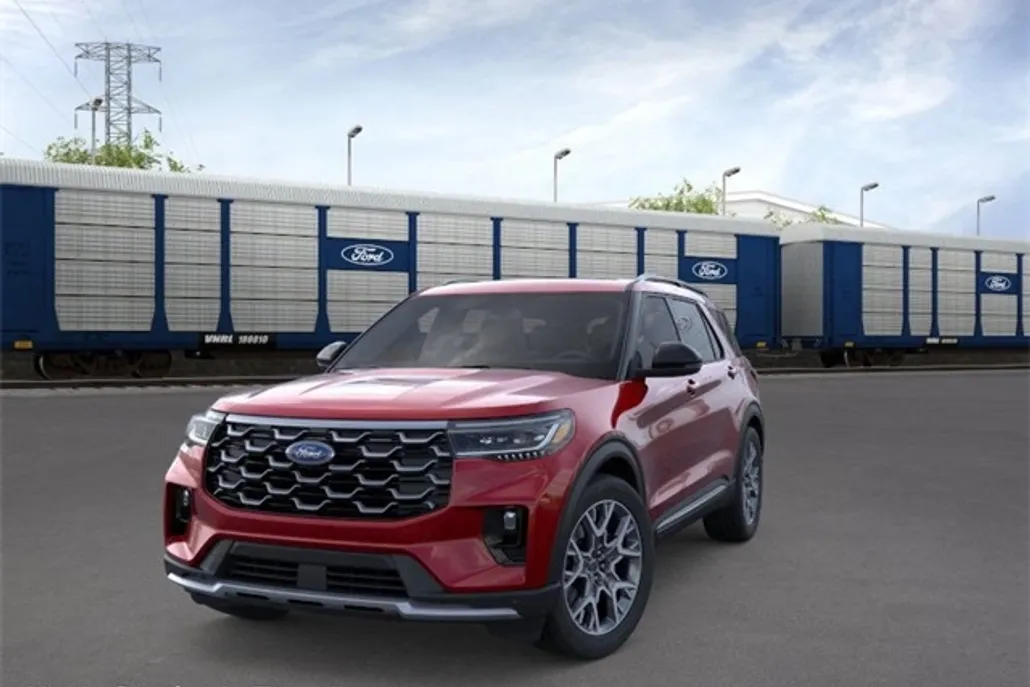 2025 Ford Explorer Platinum photo 1