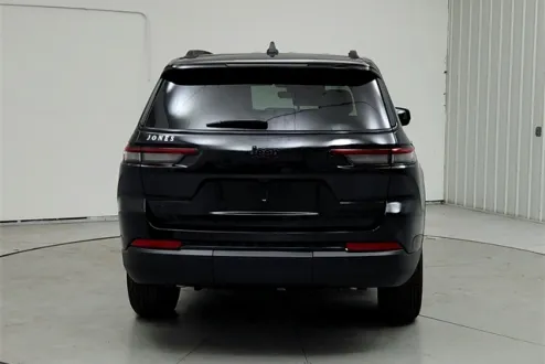 2025 Jeep Grand Cherokee Altitude X photo 2