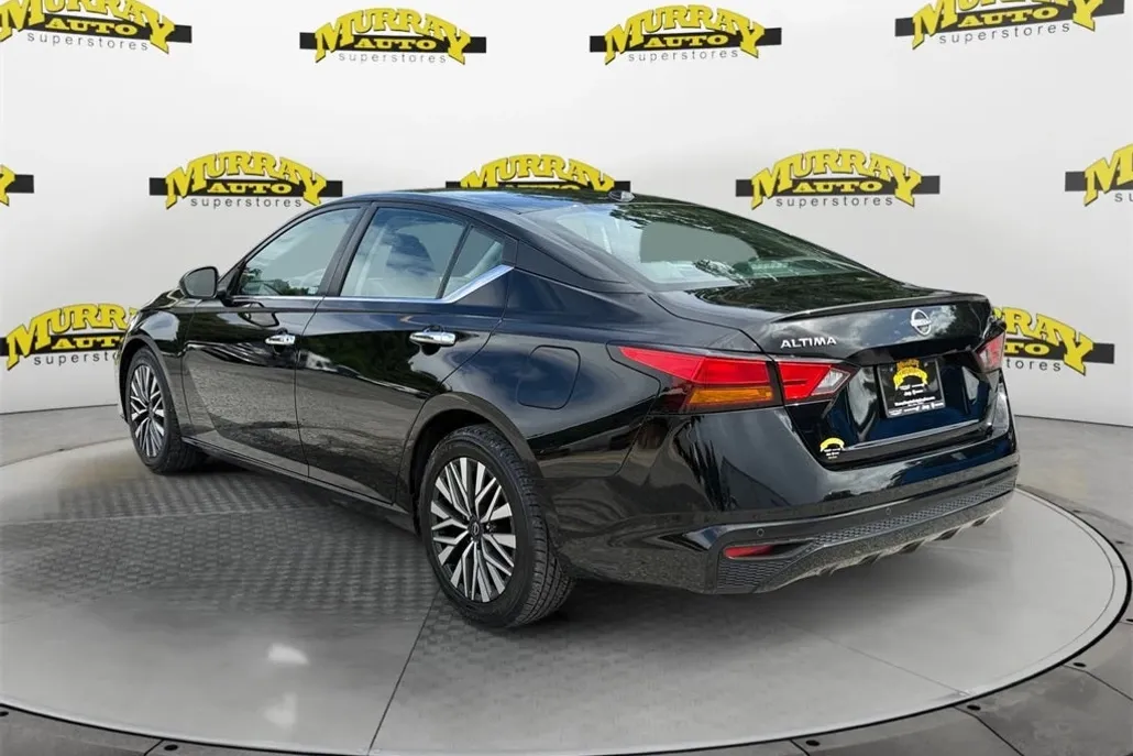2024 Nissan Altima SV photo 1