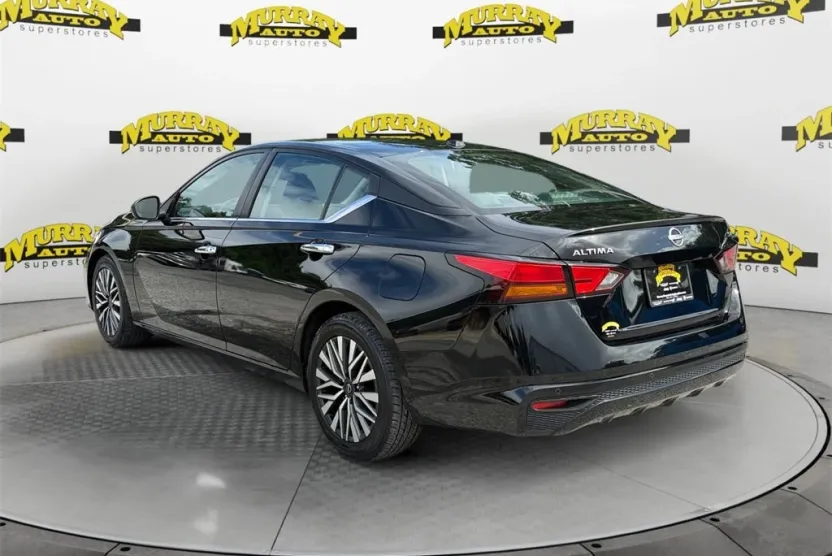 2024 Nissan Altima SV photo 1