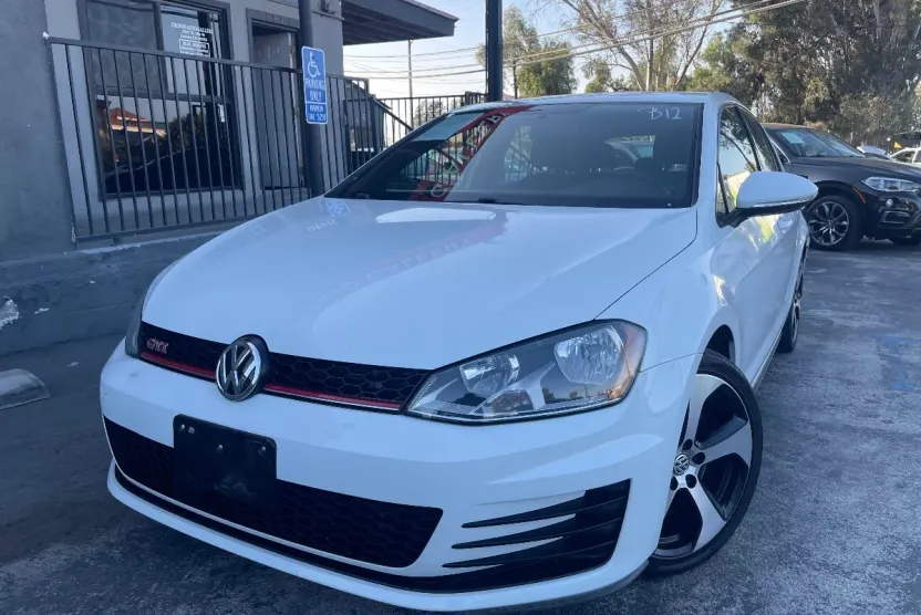 2016 Volkswagen Golf GTI S Performance photo 1