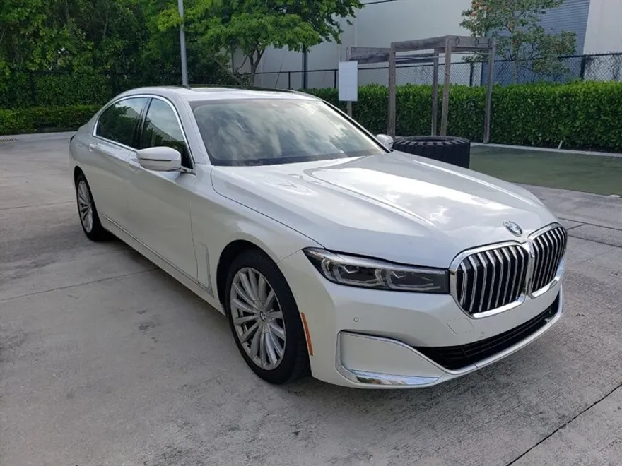 2022 Bmw 740i photo 1