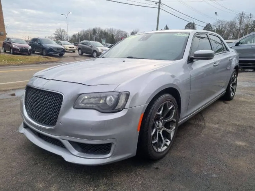 2018 Chrysler 300 S photo 1
