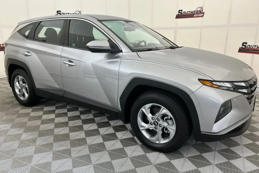 2022 Hyundai Tucson SE photo 1