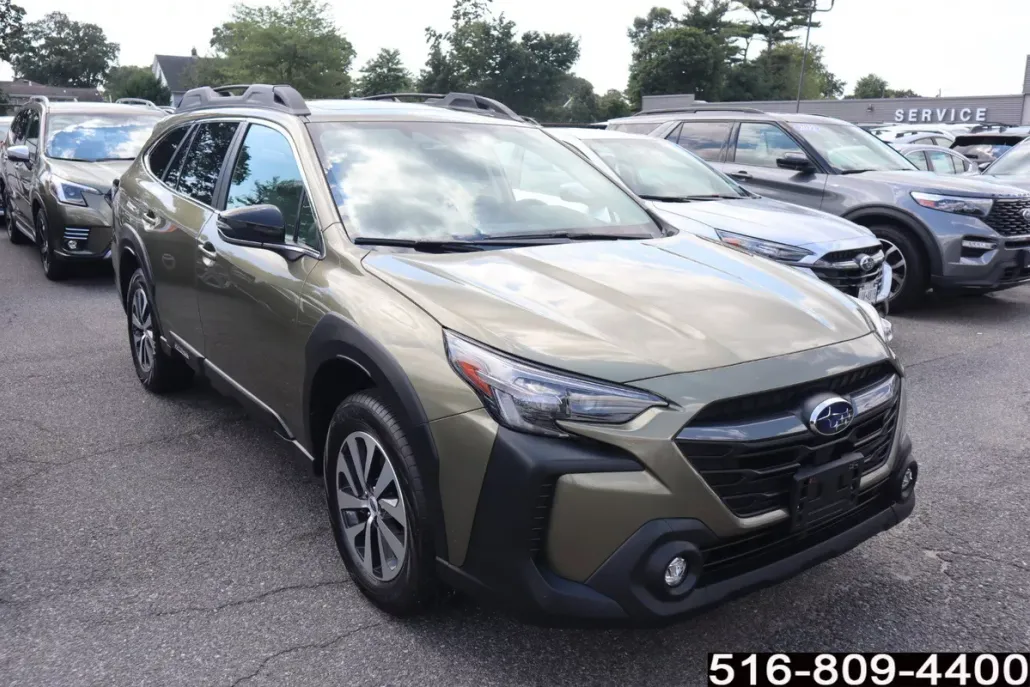 2025 Subaru Outback Premium photo 1