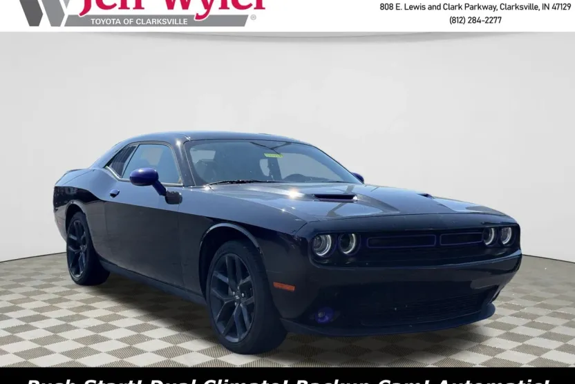 2023 Dodge Challenger SXT photo 1
