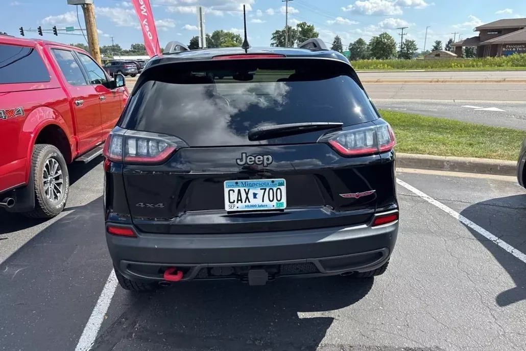 2019 Jeep Cherokee Trailhawk photo 1