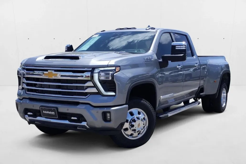 2025 Chevrolet Silverado 3500HD High Country photo 1