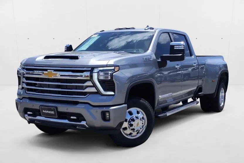 2025 Chevrolet Silverado 3500HD High Country photo 1