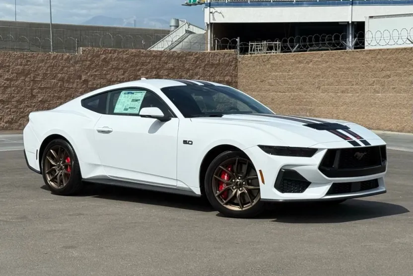 2025 Ford Mustang GT Premium photo 1