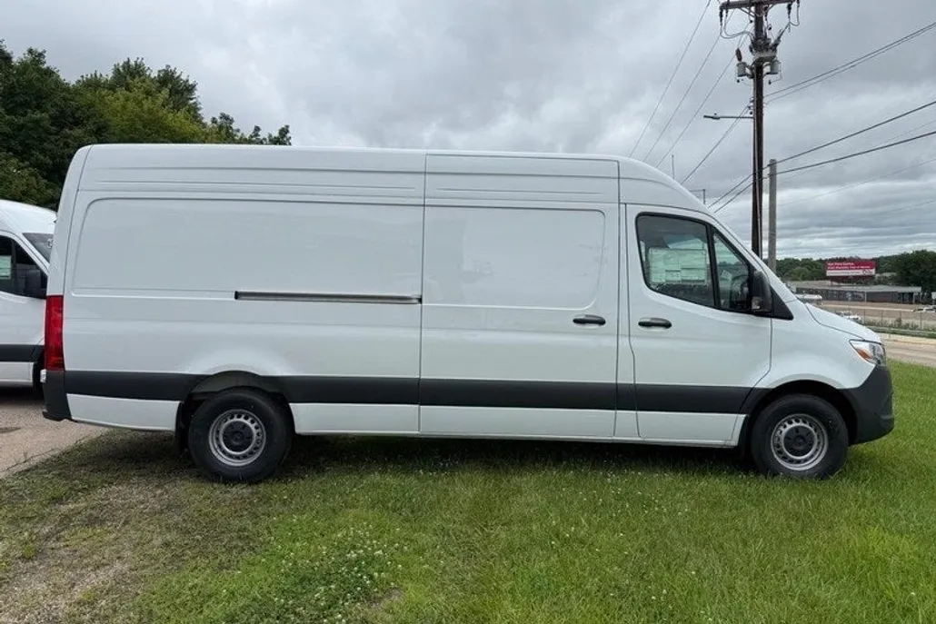 2025 Mercedes Benz Sprinter 2500 170 WB High Roof photo 1