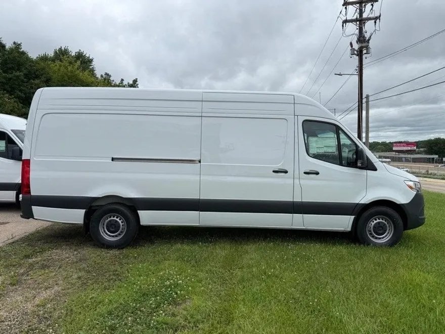 2025 Mercedes Benz Sprinter 2500 170 WB High Roof photo 1