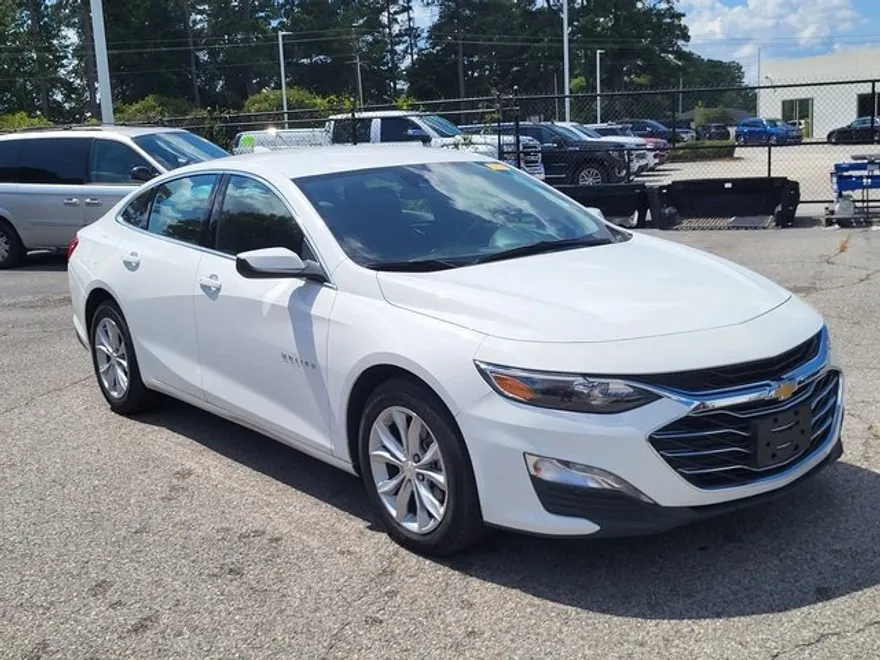 2024 Chevrolet Malibu 1LT photo 1