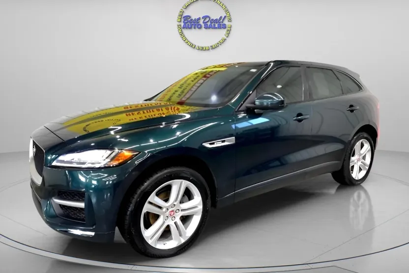 2017 Jaguar F-PACE R-Sport photo 1