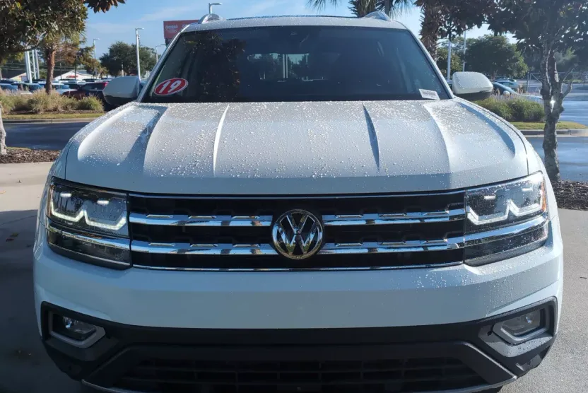 2019 Volkswagen Atlas V6 SEL Premium photo 1