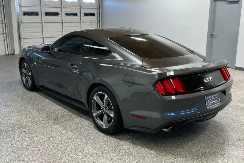2016 Ford Mustang GT Premium photo 1